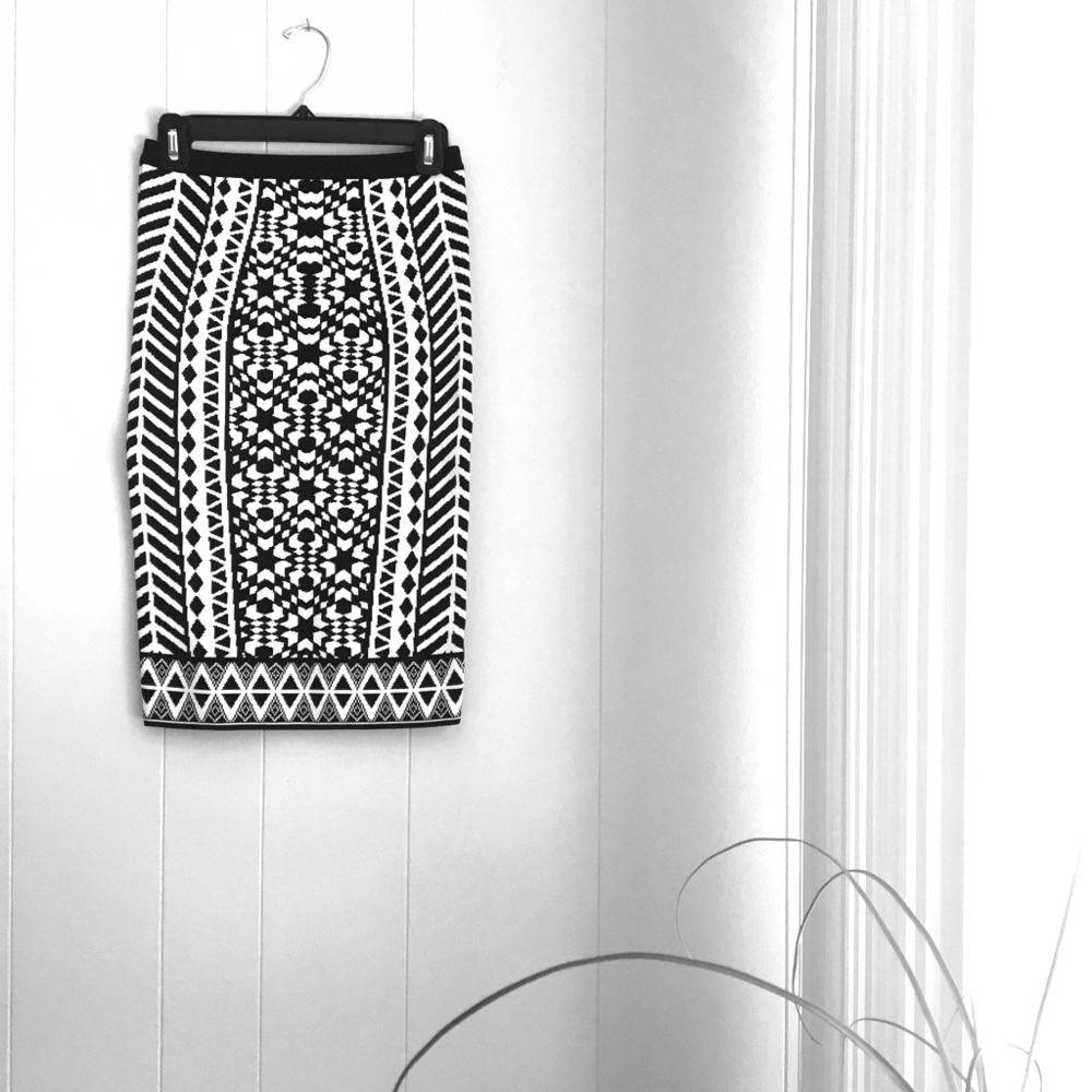Design Intervention Black & White Pencil Skirt
